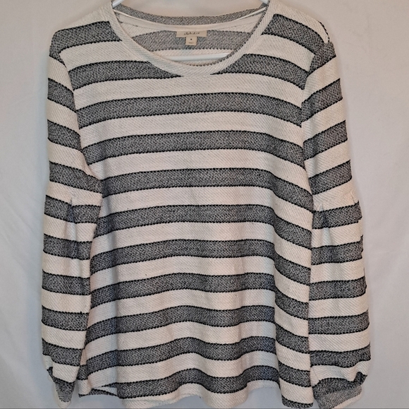 Style & Co. Tops - Style & Co. Black and White Woven Top Size Meduim #195